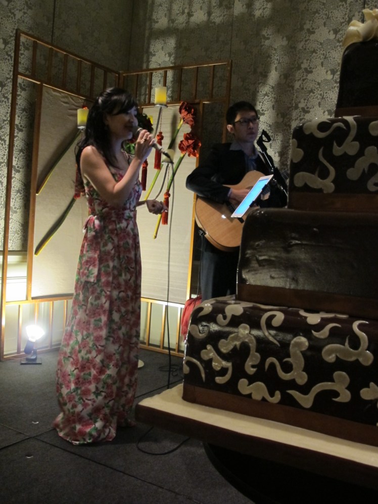 Red Kite Wedding Singer in Singapore 